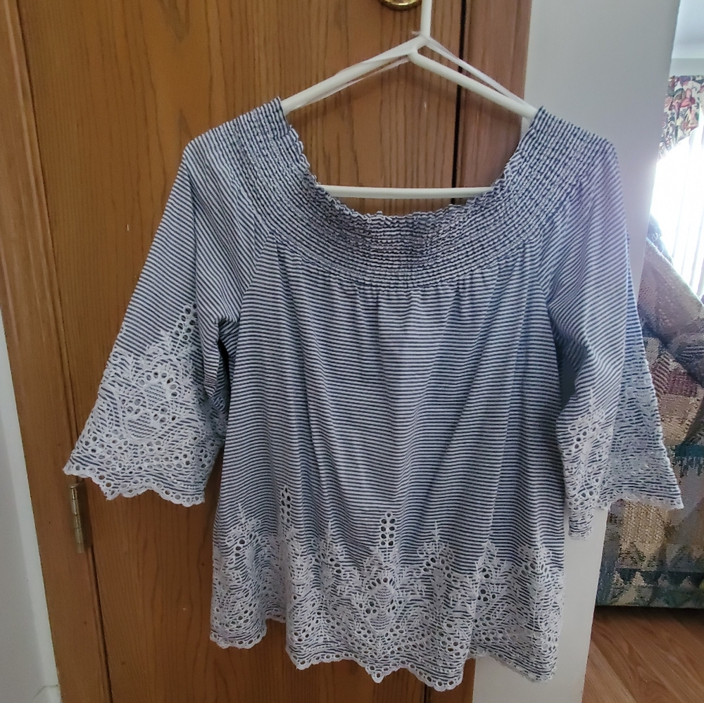 Ladies top.